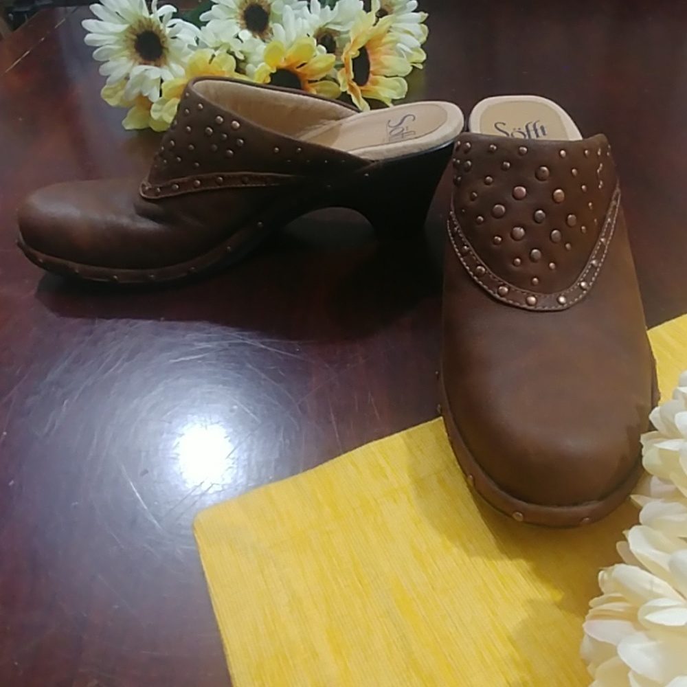 Sofft Leather Stuuded Mule Clog Slip On Heel Shoe - image 2